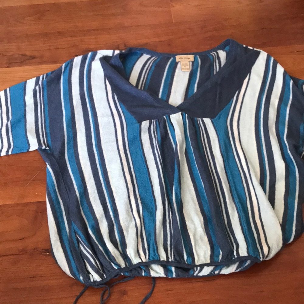 Short sleeve sweater blouse